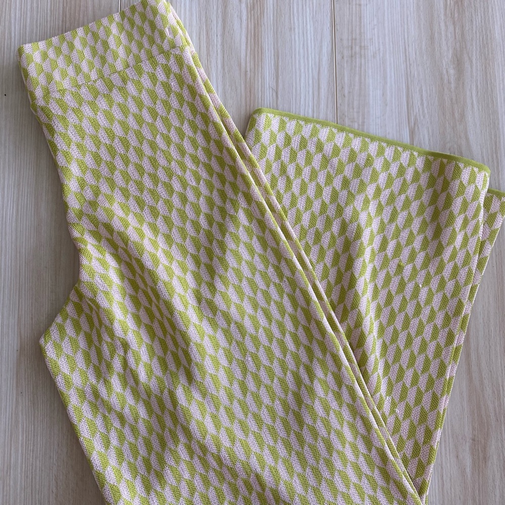 Zara Green and Pink Patterned Pants